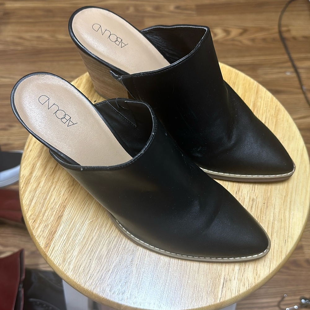 Maya Block Heel Mule